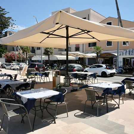 Piper'S Boat Hotel Алгеро Екстериор снимка