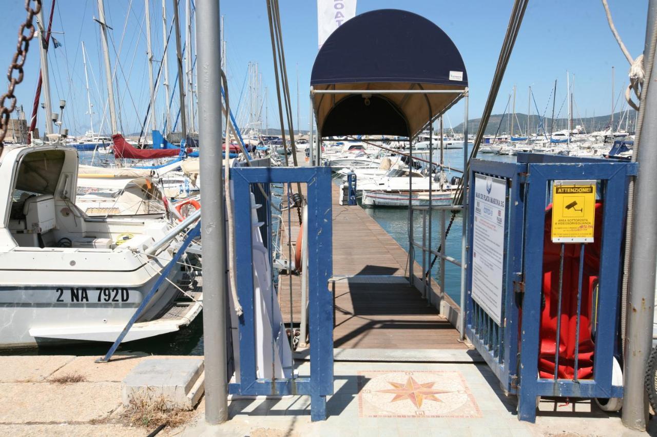 Piper'S Boat Hotel Алгеро Екстериор снимка